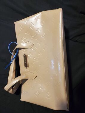 Louis Vuitton Wilshire PM Monogram Vernis Beige Cream Tote Bag Authentic